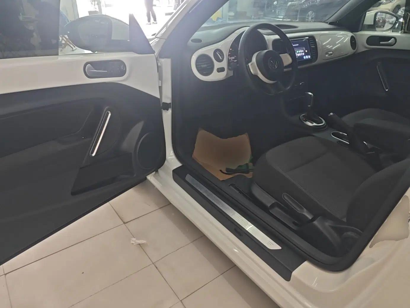 Volkswagen Beetle 2015 180TSI model — миниатюра 19