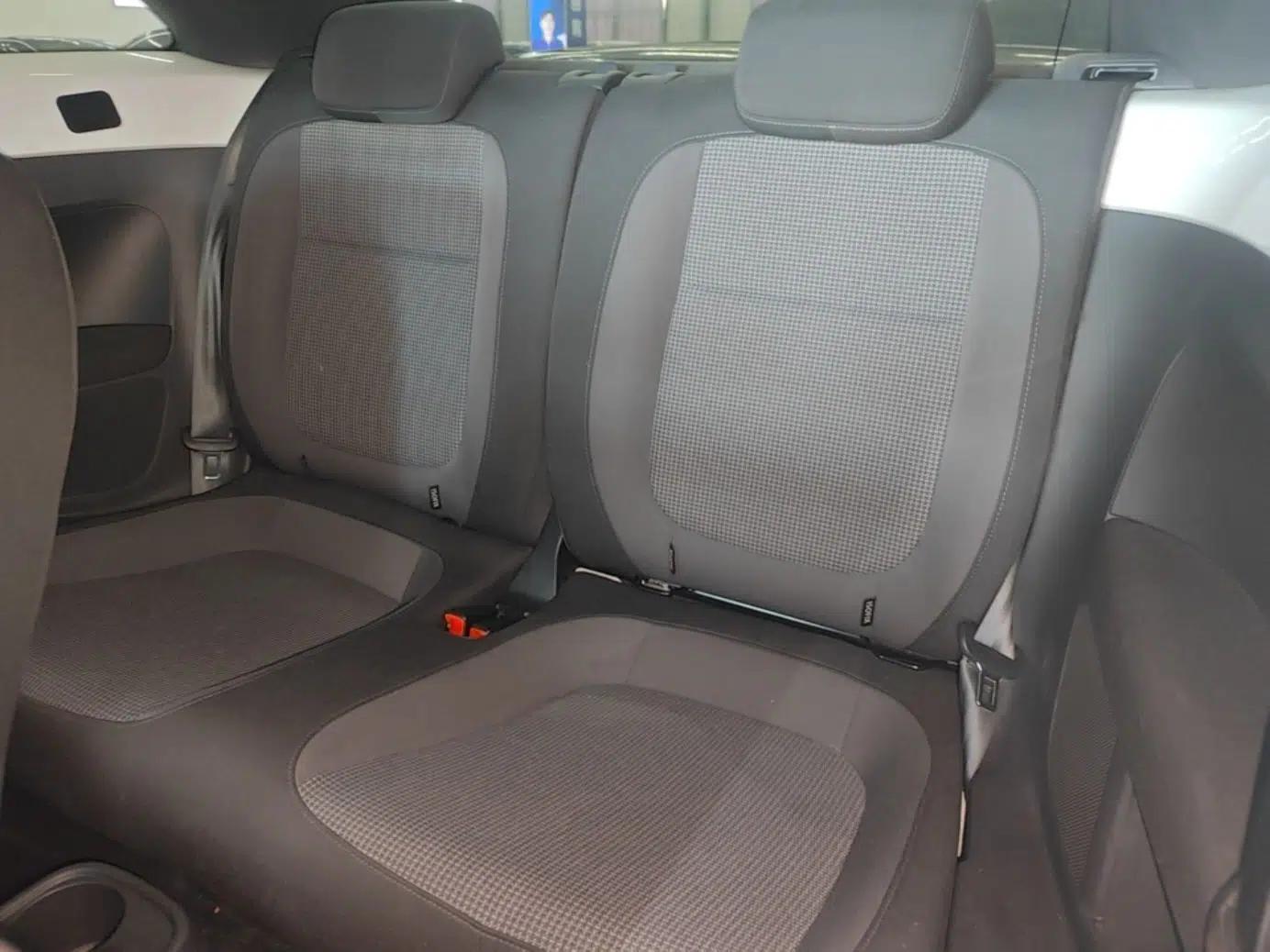 Volkswagen Beetle 2015 180TSI model — миниатюра 20