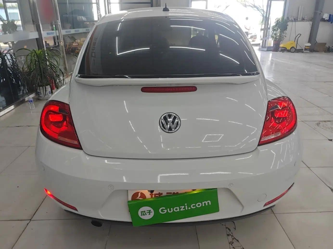 Volkswagen Beetle 2015 180TSI model — миниатюра 5