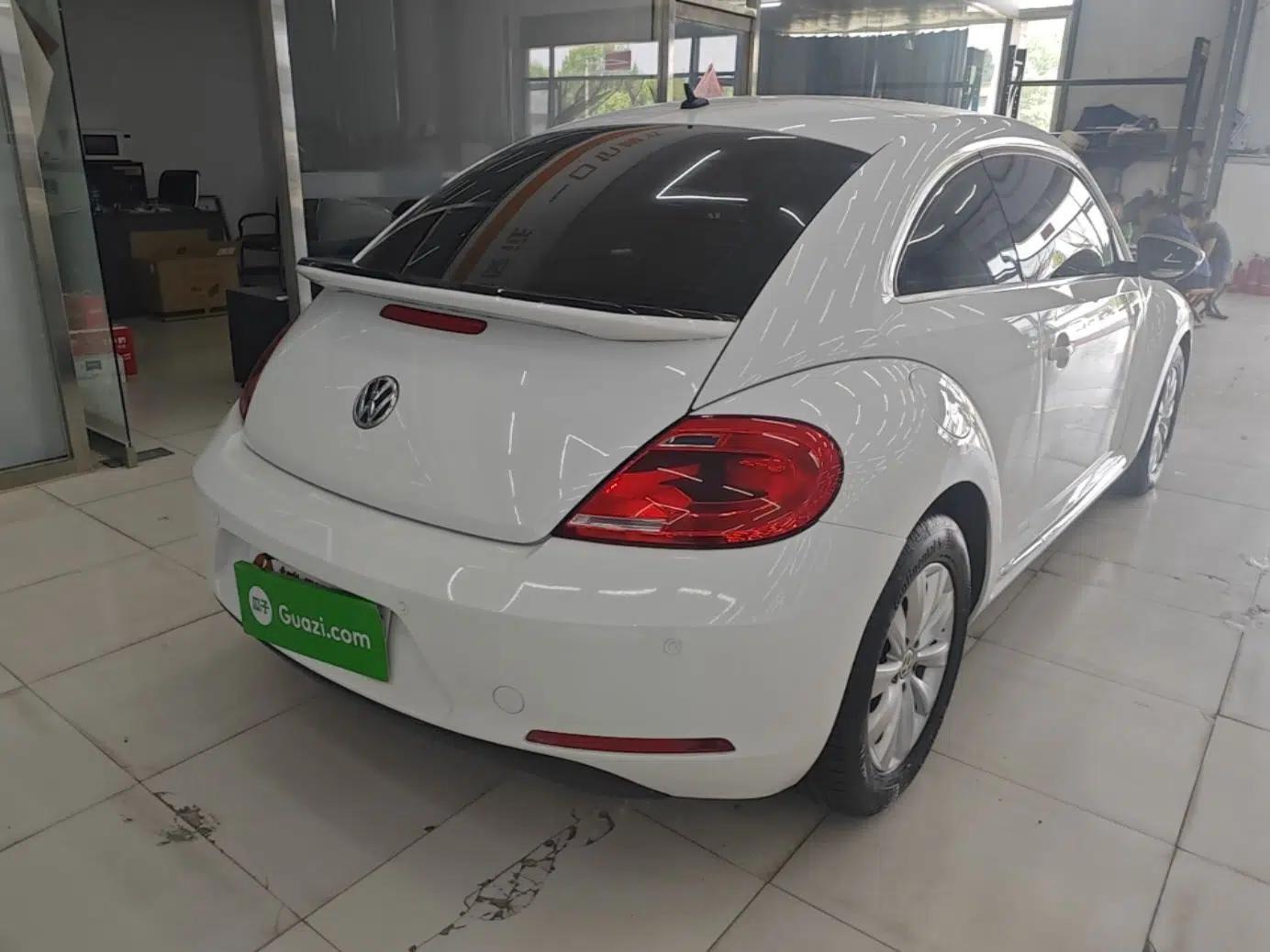 Volkswagen Beetle 2015 180TSI model — миниатюра 6