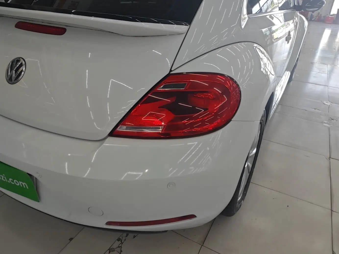 Volkswagen Beetle 2015 180TSI model — миниатюра 7