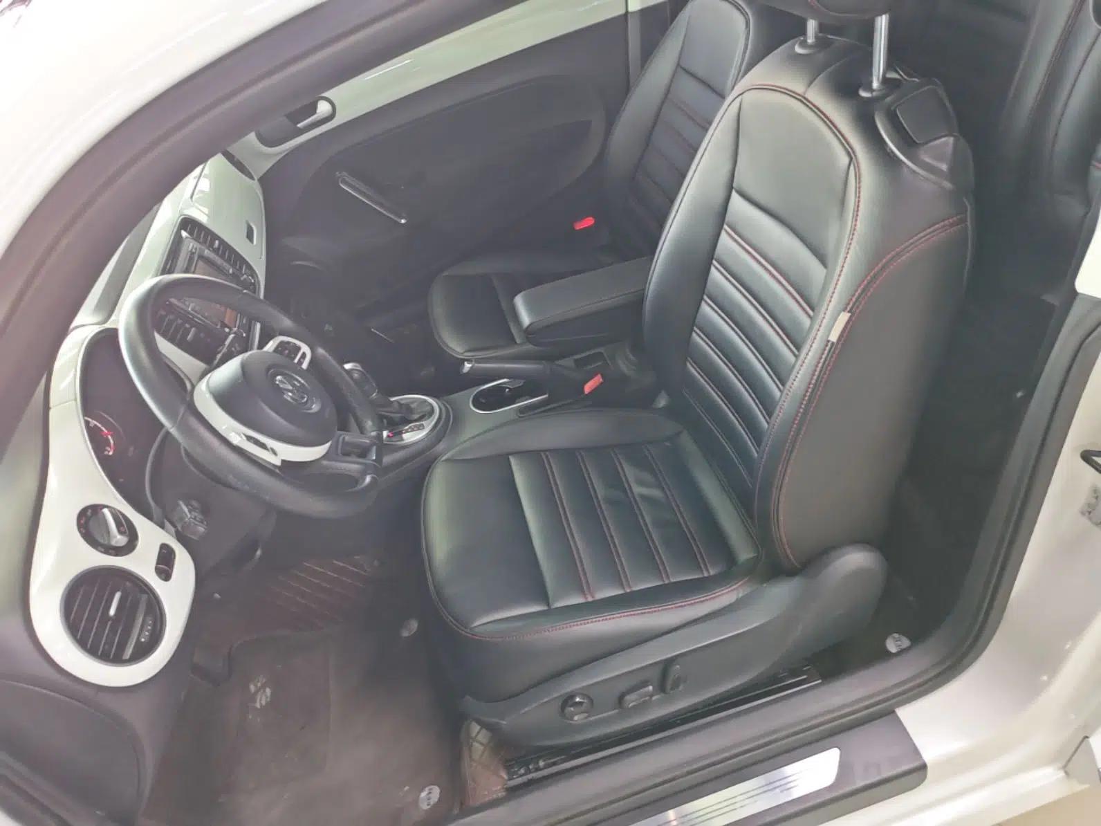 Volkswagen Beetle 2015 180TSI model — миниатюра 18