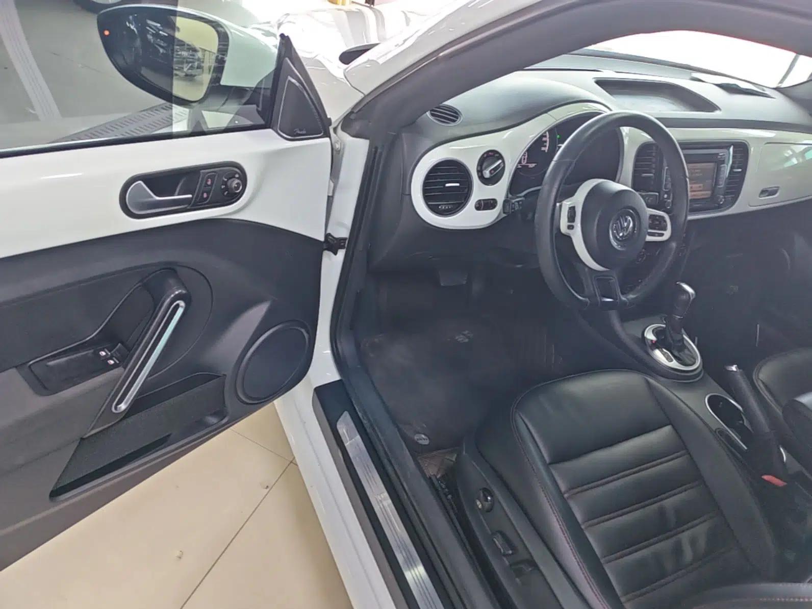 Volkswagen Beetle 2015 180TSI model — миниатюра 19