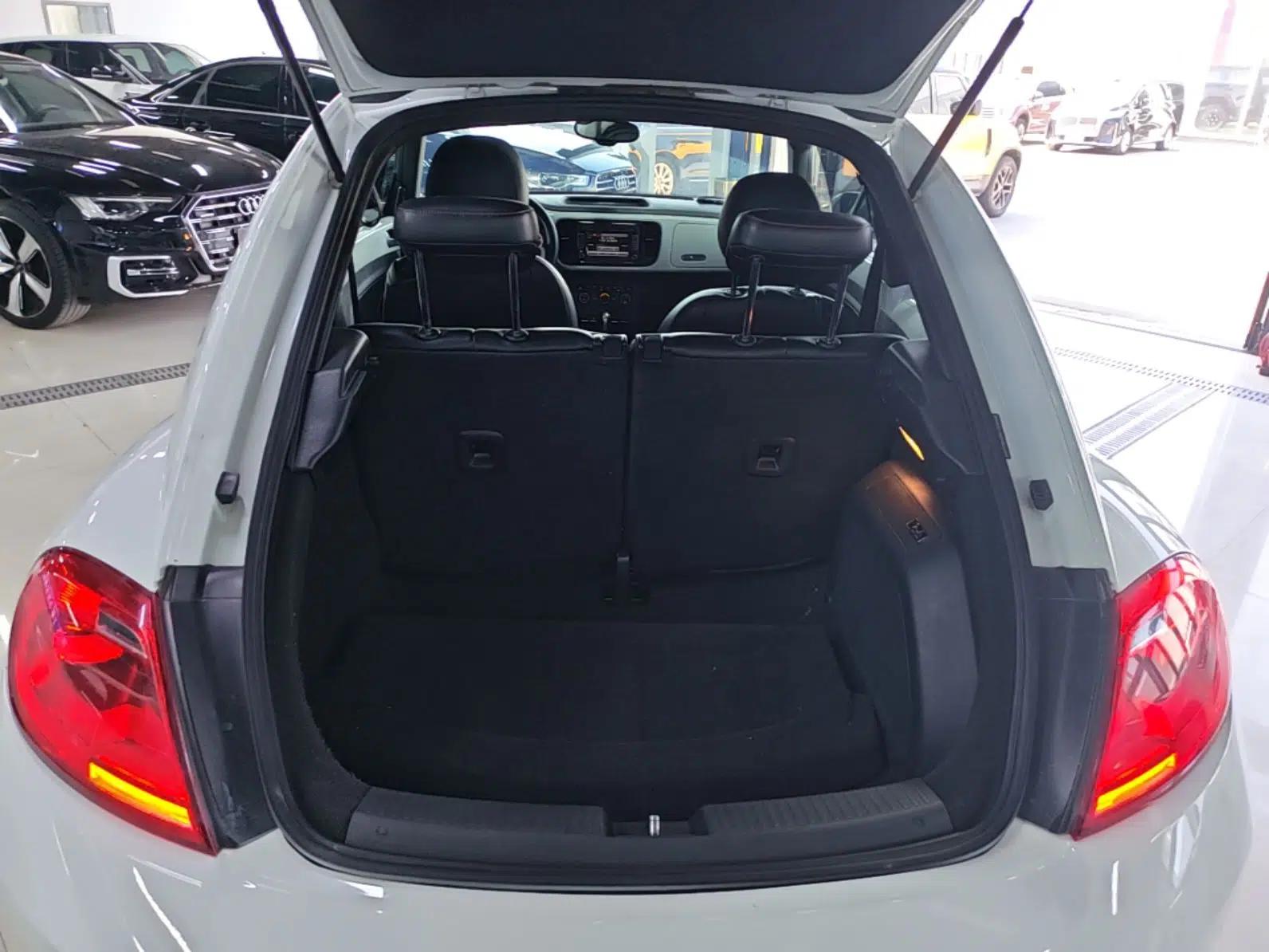 Volkswagen Beetle 2015 180TSI model — миниатюра 22