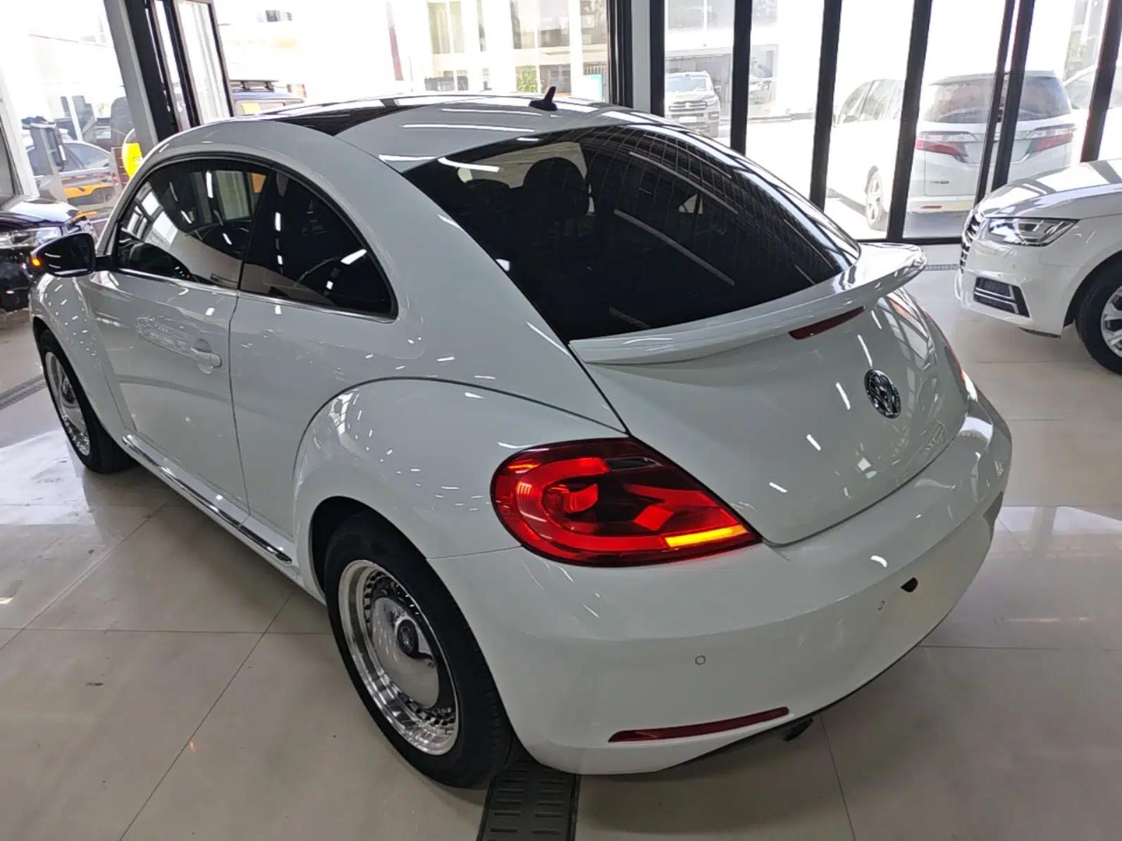 Volkswagen Beetle 2015 180TSI model — миниатюра 4