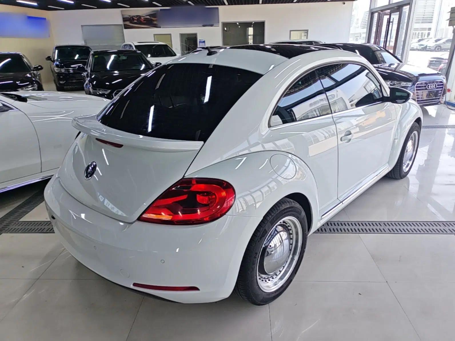 Volkswagen Beetle 2015 180TSI model — миниатюра 6
