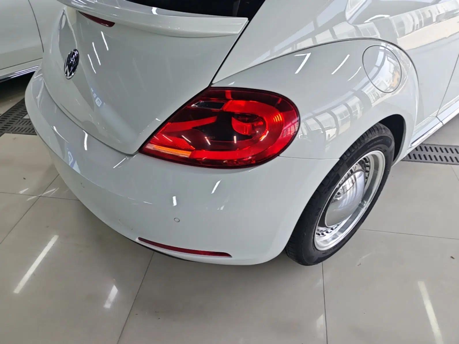 Volkswagen Beetle 2015 180TSI model — миниатюра 7