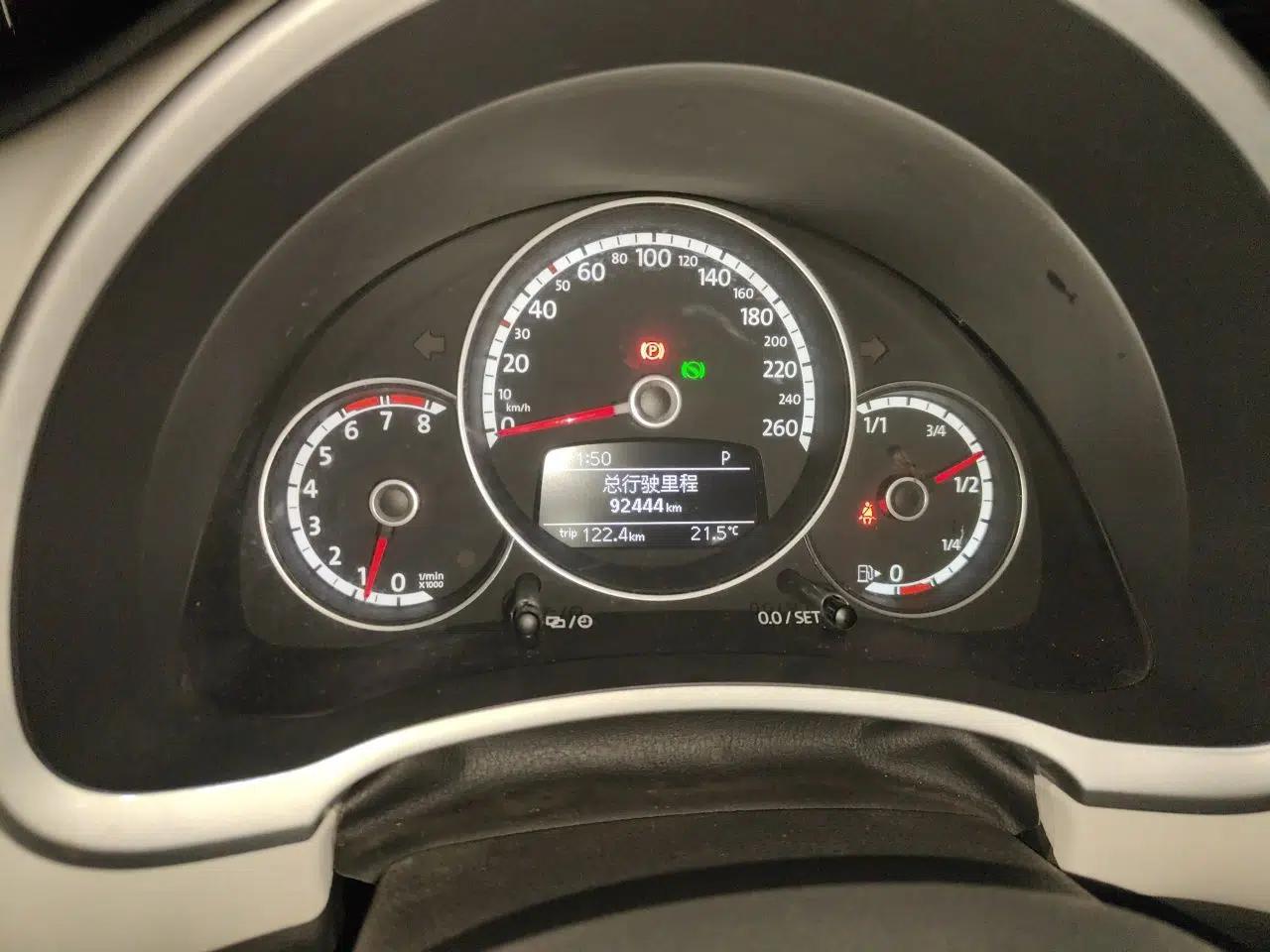 Volkswagen Beetle 2014 1.4TSI Fashion Edition — миниатюра 12