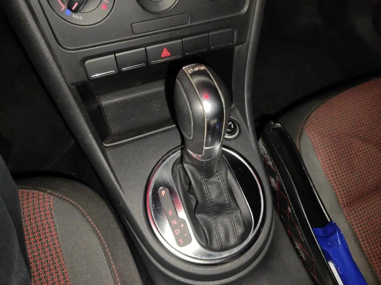 Volkswagen Beetle 2014 1.4TSI Fashion Edition — миниатюра 15