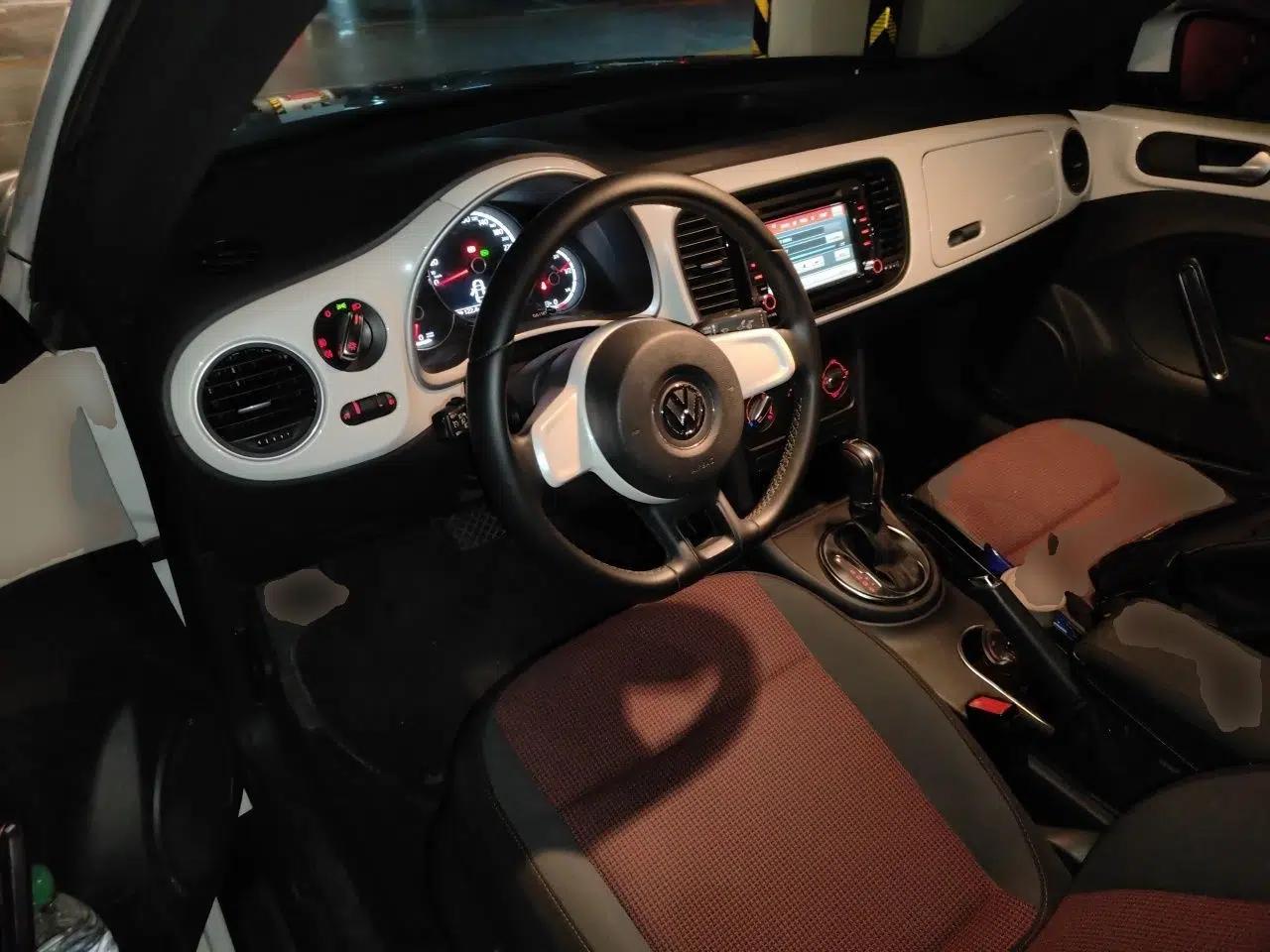 Volkswagen Beetle 2014 1.4TSI Fashion Edition — миниатюра 10