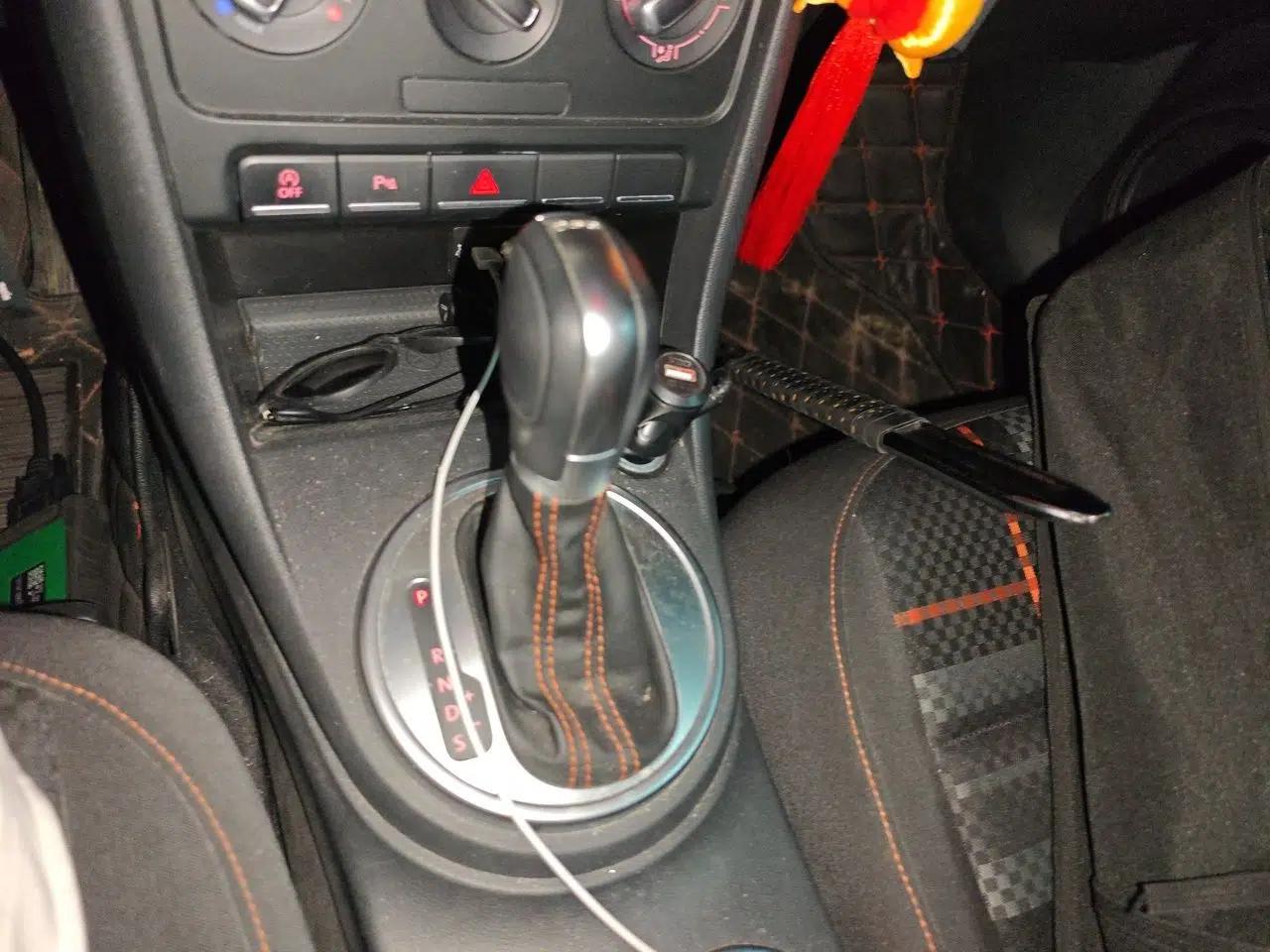 Volkswagen Beetle 2016 180TSI Club Edition — миниатюра 15
