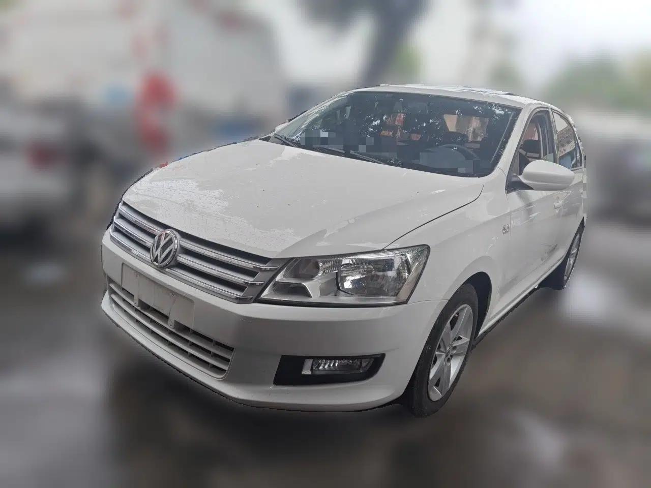 Volkswagen Santana 2015 1.6L Manual Comfort Edition — миниатюра 1