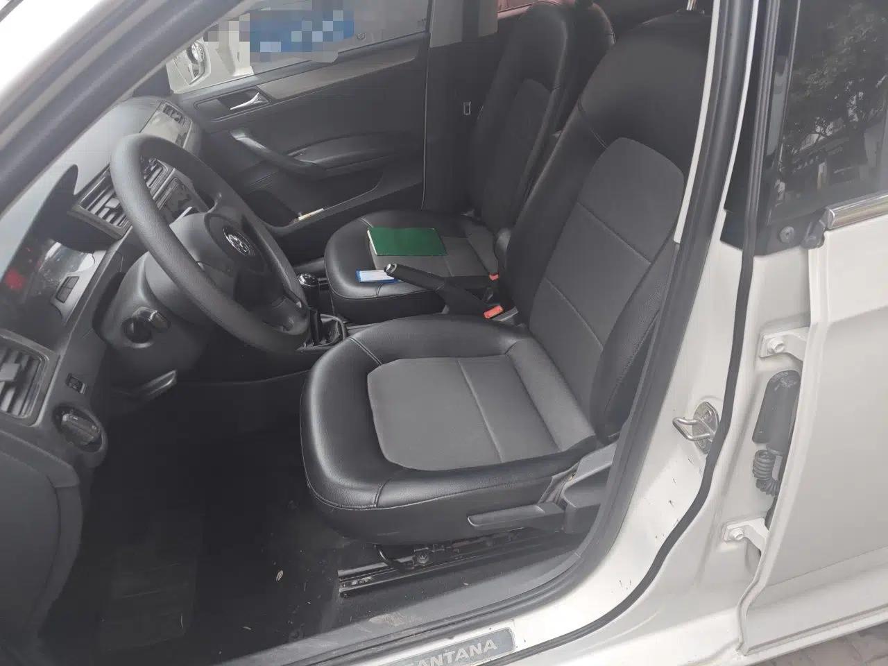 Volkswagen Santana 2015 1.6L Manual Comfort Edition — миниатюра 16