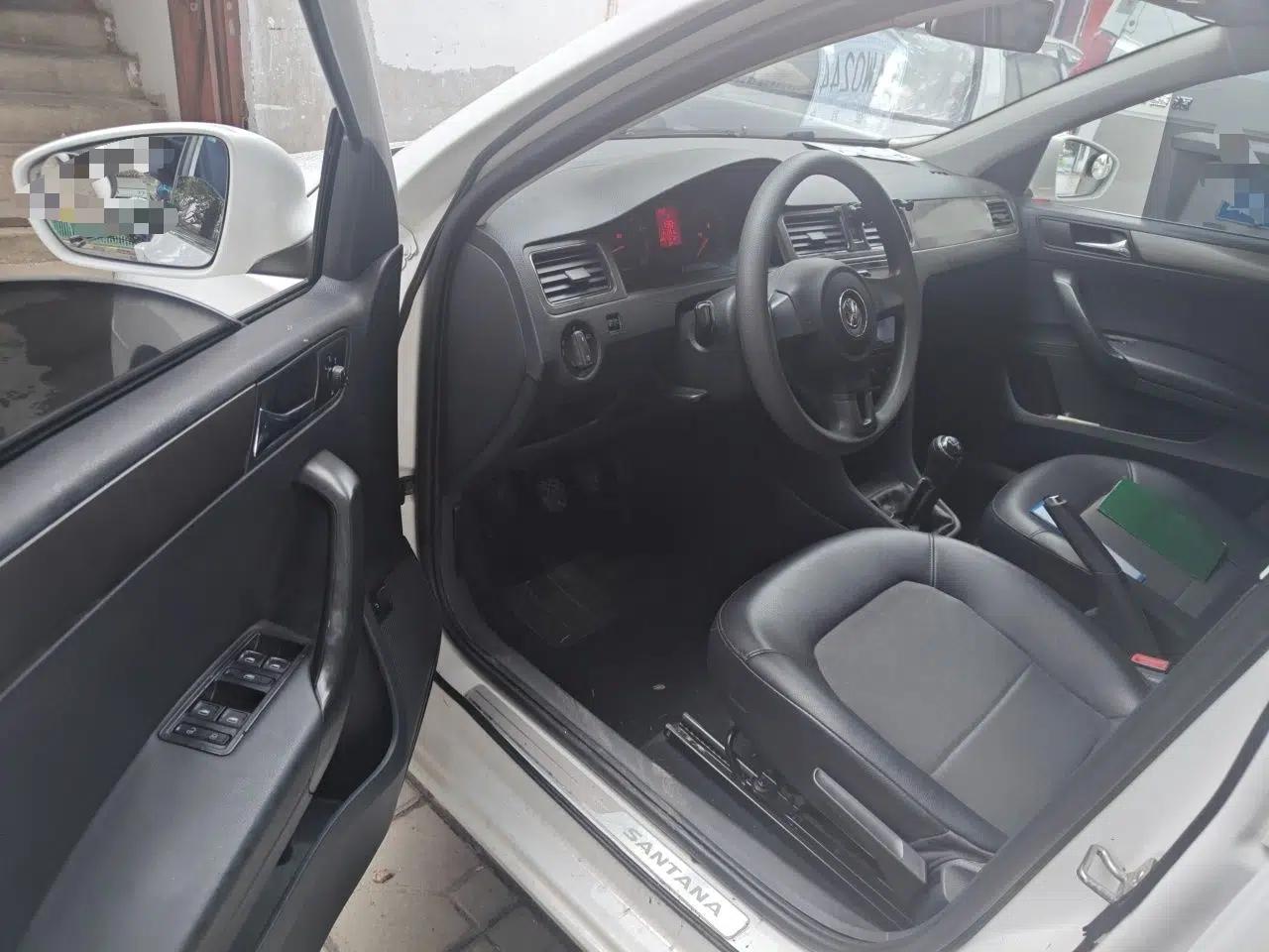 Volkswagen Santana 2015 1.6L Manual Comfort Edition — миниатюра 17