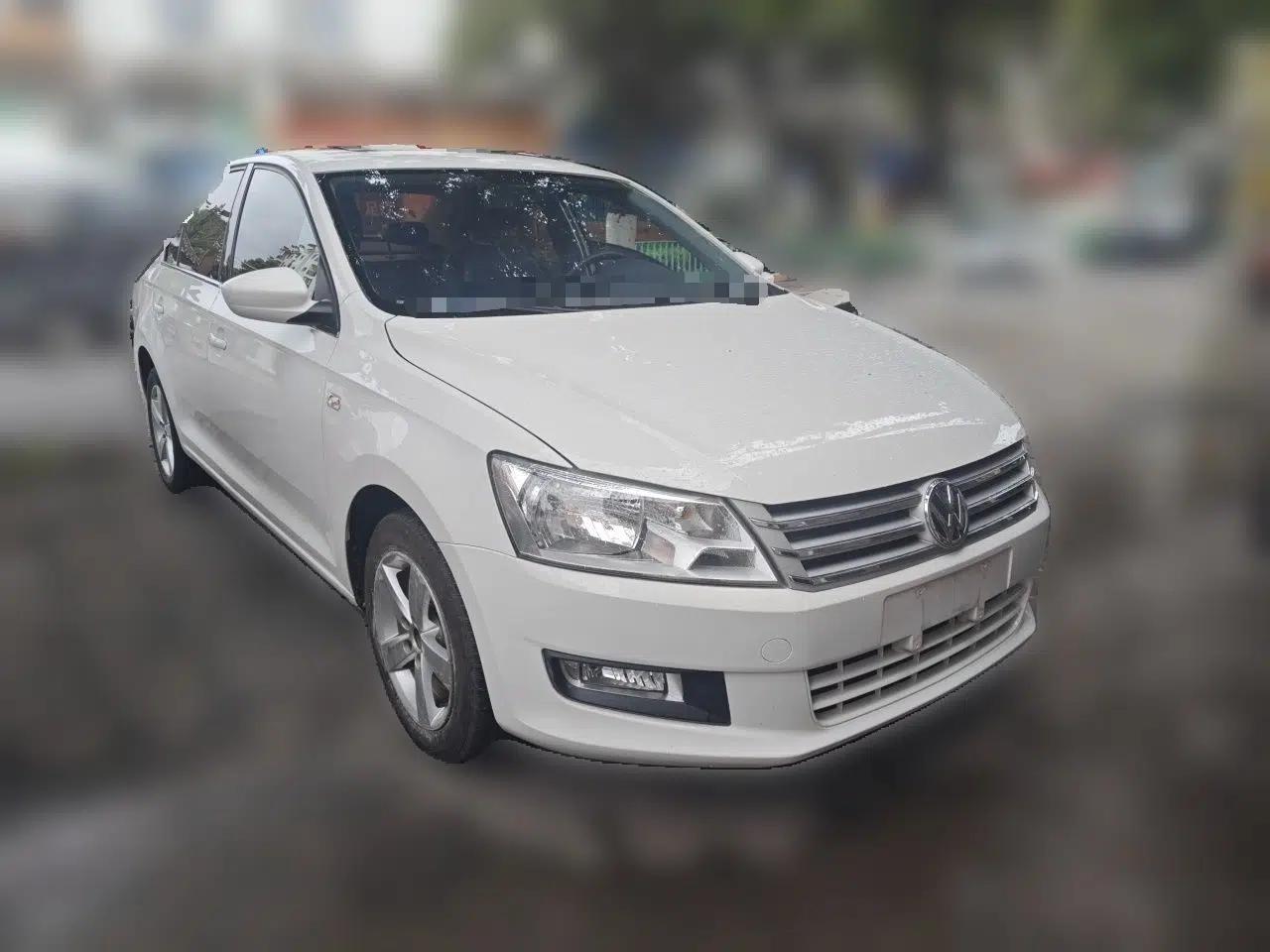 Volkswagen Santana 2015 1.6L Manual Comfort Edition — миниатюра 3
