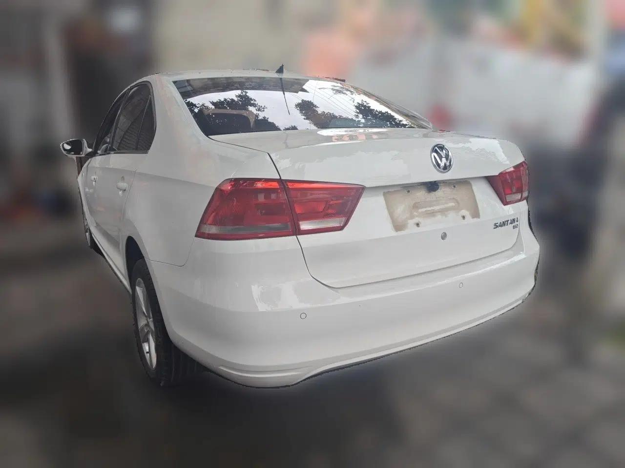 Volkswagen Santana 2015 1.6L Manual Comfort Edition — миниатюра 4