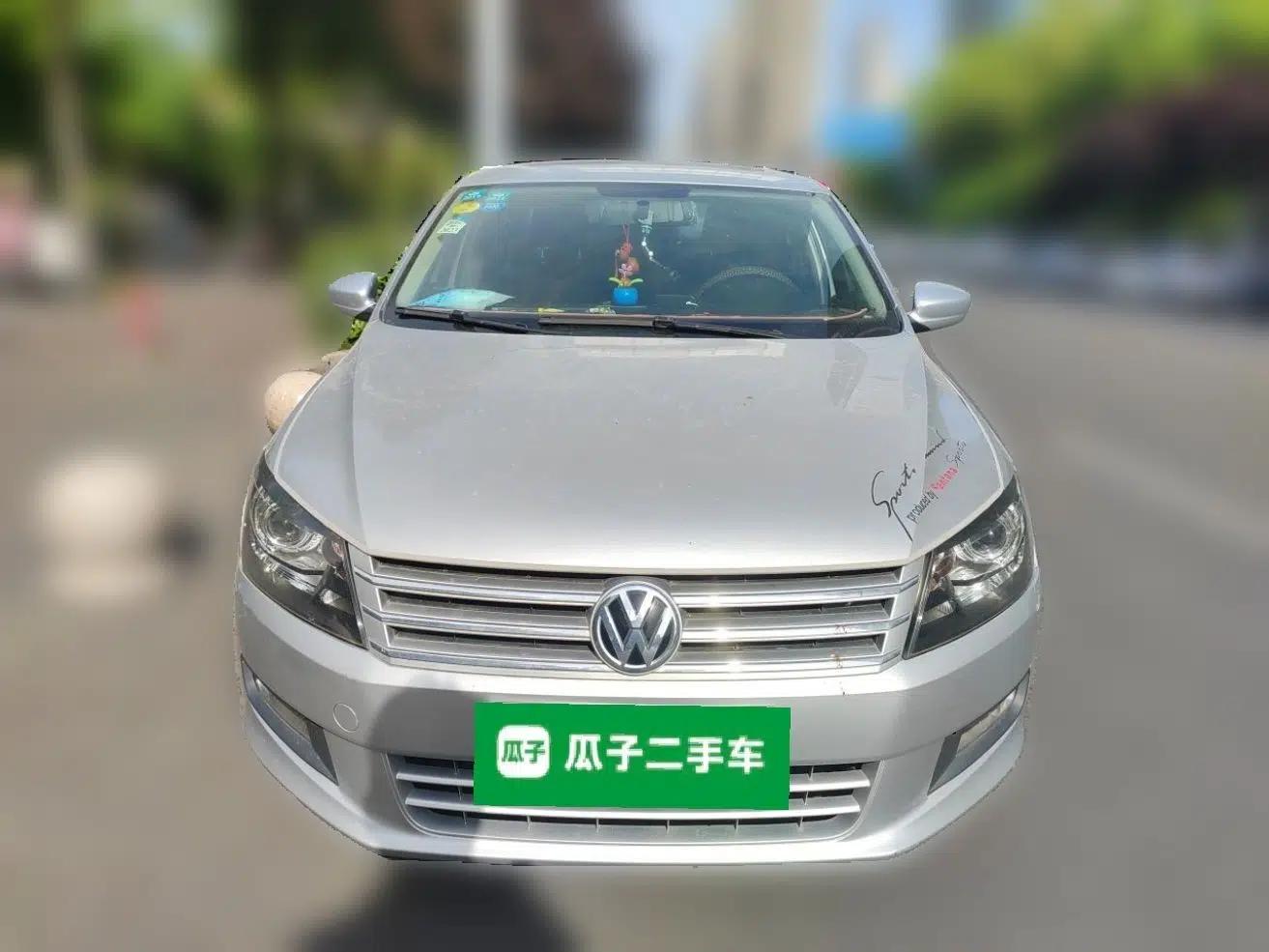 Volkswagen Santana 2015 1.6L Manual Comfort Edition — миниатюра 2