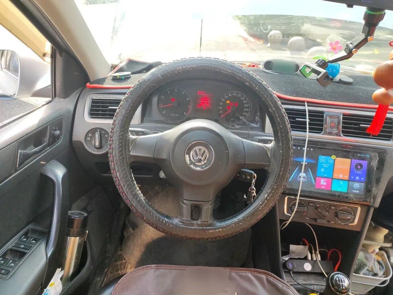 Volkswagen Santana 2015 1.6L Manual Comfort Edition — миниатюра 11