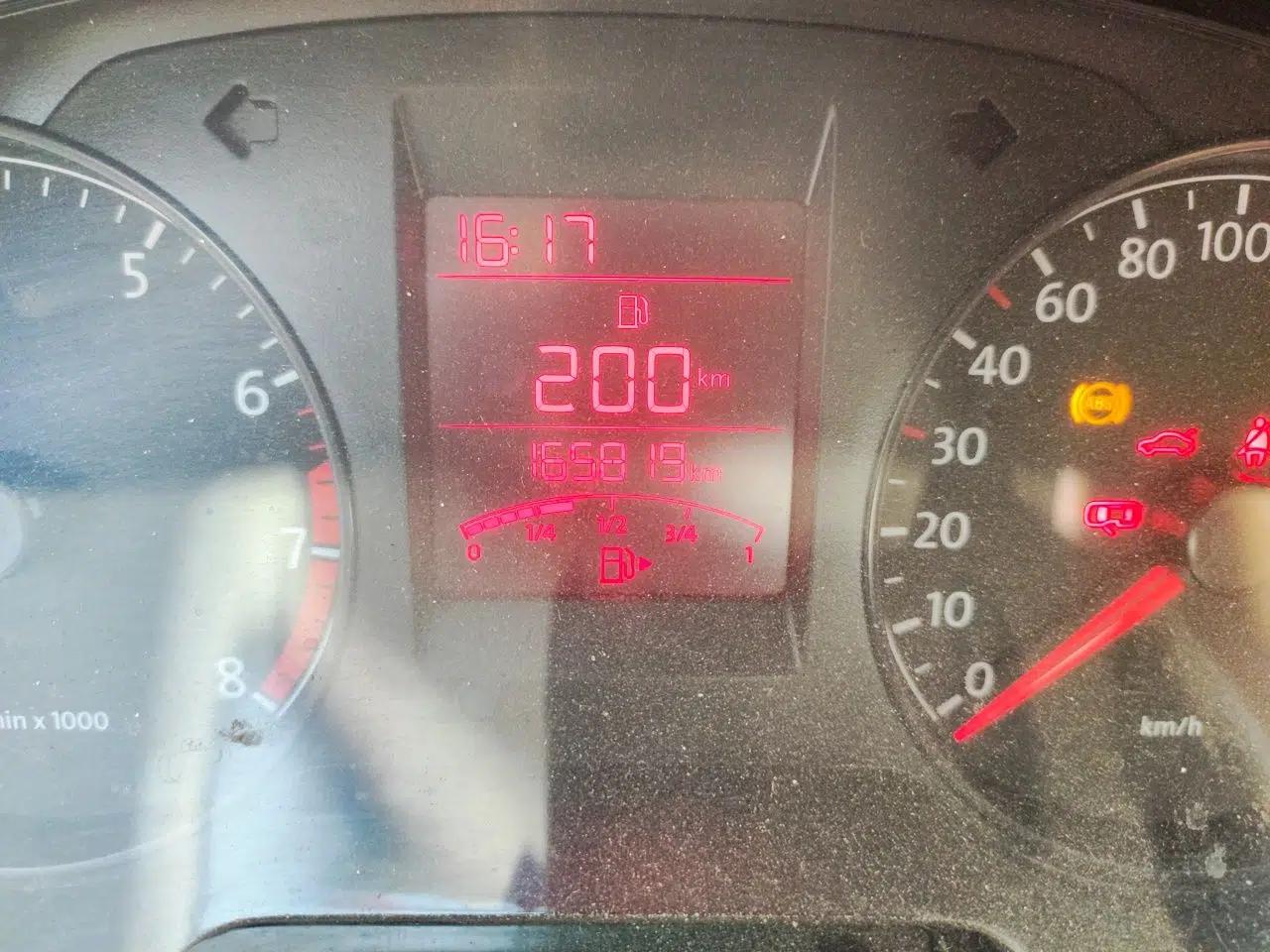 Volkswagen Santana 2015 1.6L Manual Comfort Edition — миниатюра 13
