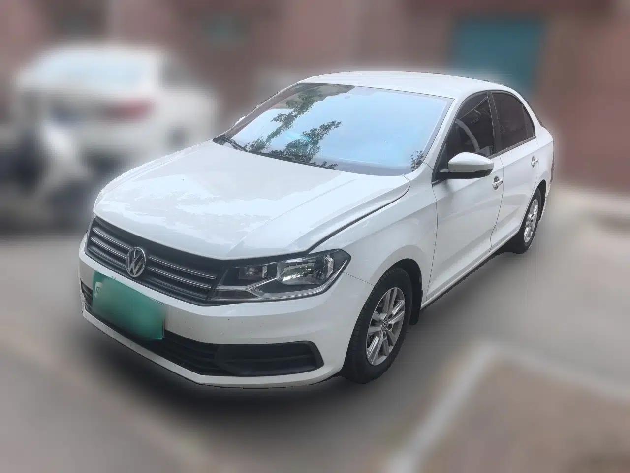 Volkswagen Santana 2016 1.6L Manual Fashion Edition — миниатюра 1