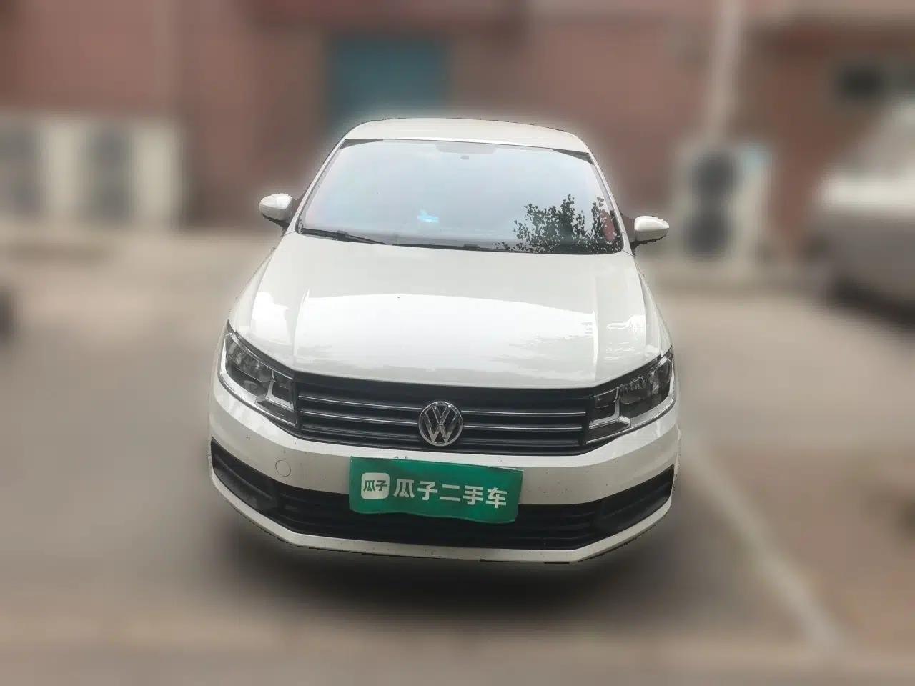 Volkswagen Santana 2016 1.6L Manual Fashion Edition — миниатюра 2
