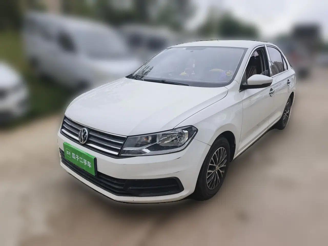 Volkswagen Santana 2016 1.6L Manual Fashion Edition — миниатюра 1