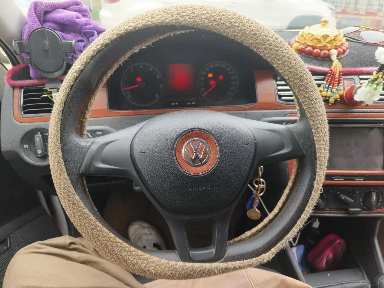 Volkswagen Santana 2016 1.6L Manual Fashion Edition — миниатюра 11