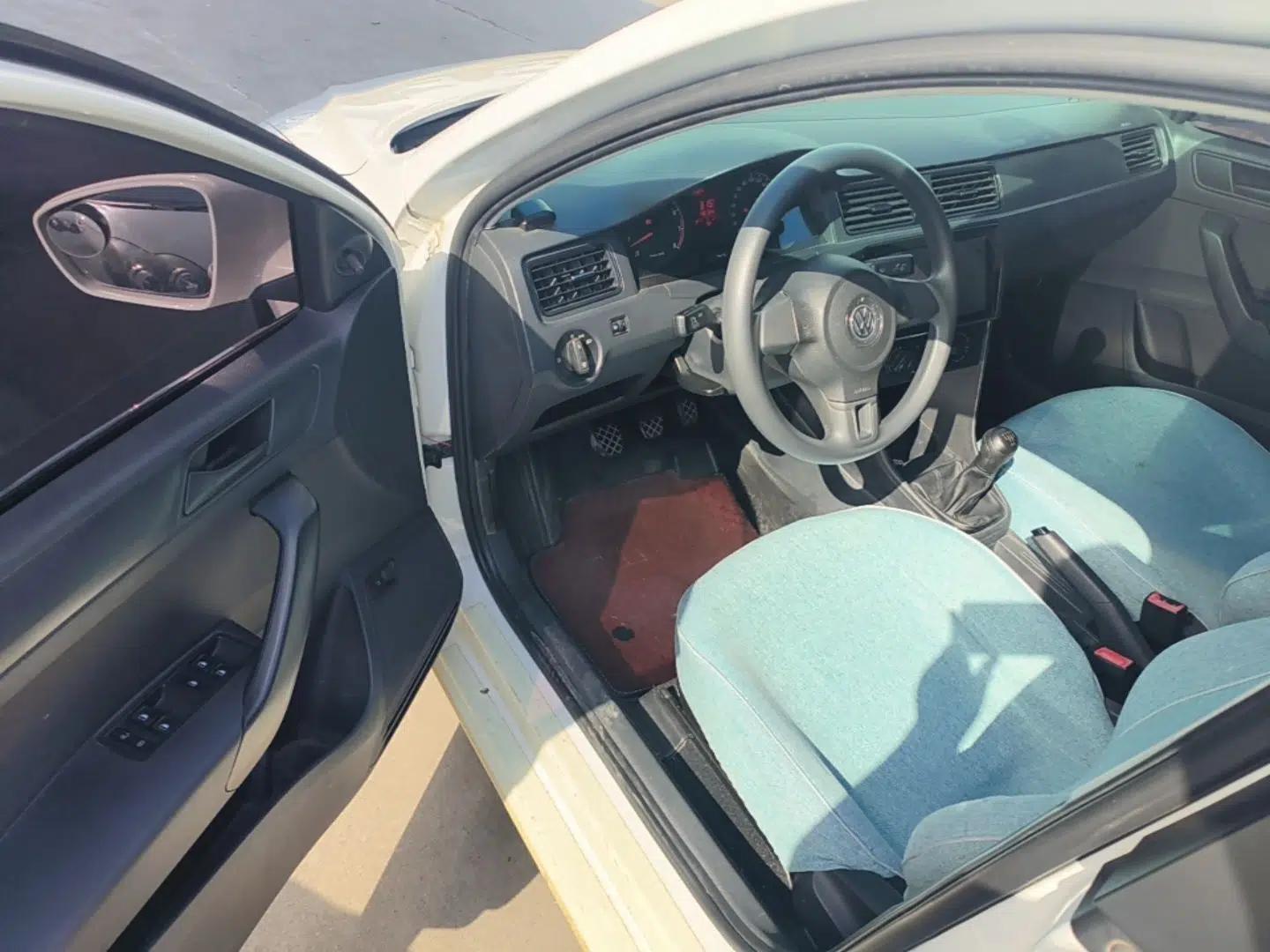 Volkswagen Santana 2015 1.4L Manual Fashion Edition — миниатюра 19