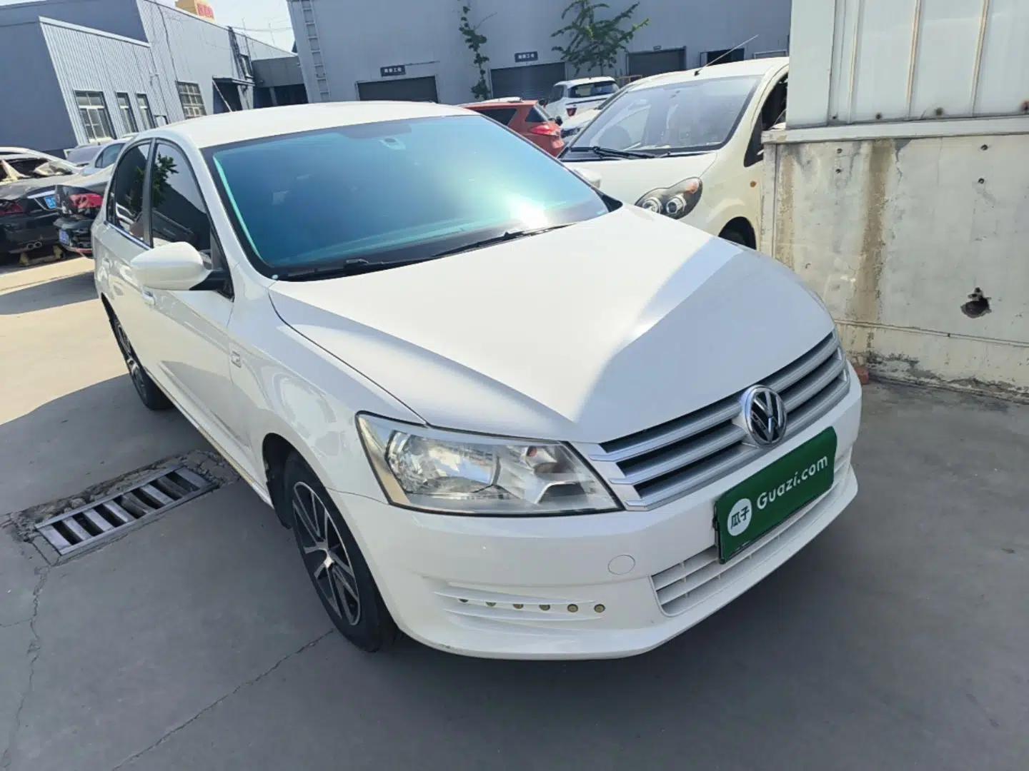Volkswagen Santana 2015 1.4L Manual Fashion Edition — миниатюра 3