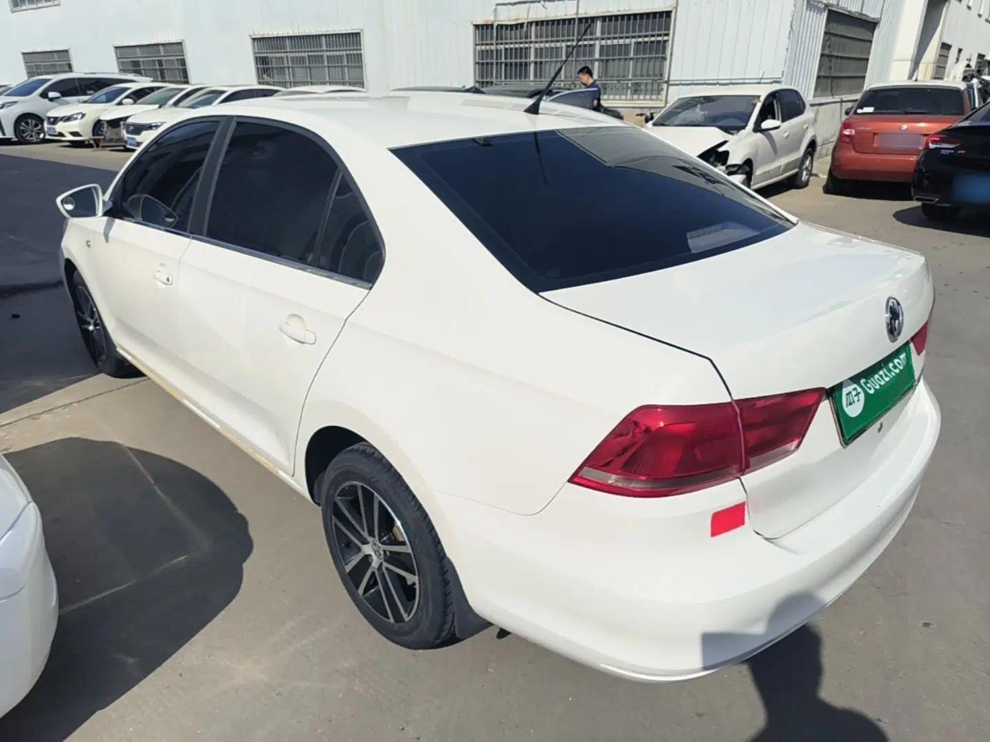 Volkswagen Santana 2015 1.4L Manual Fashion Edition — миниатюра 4