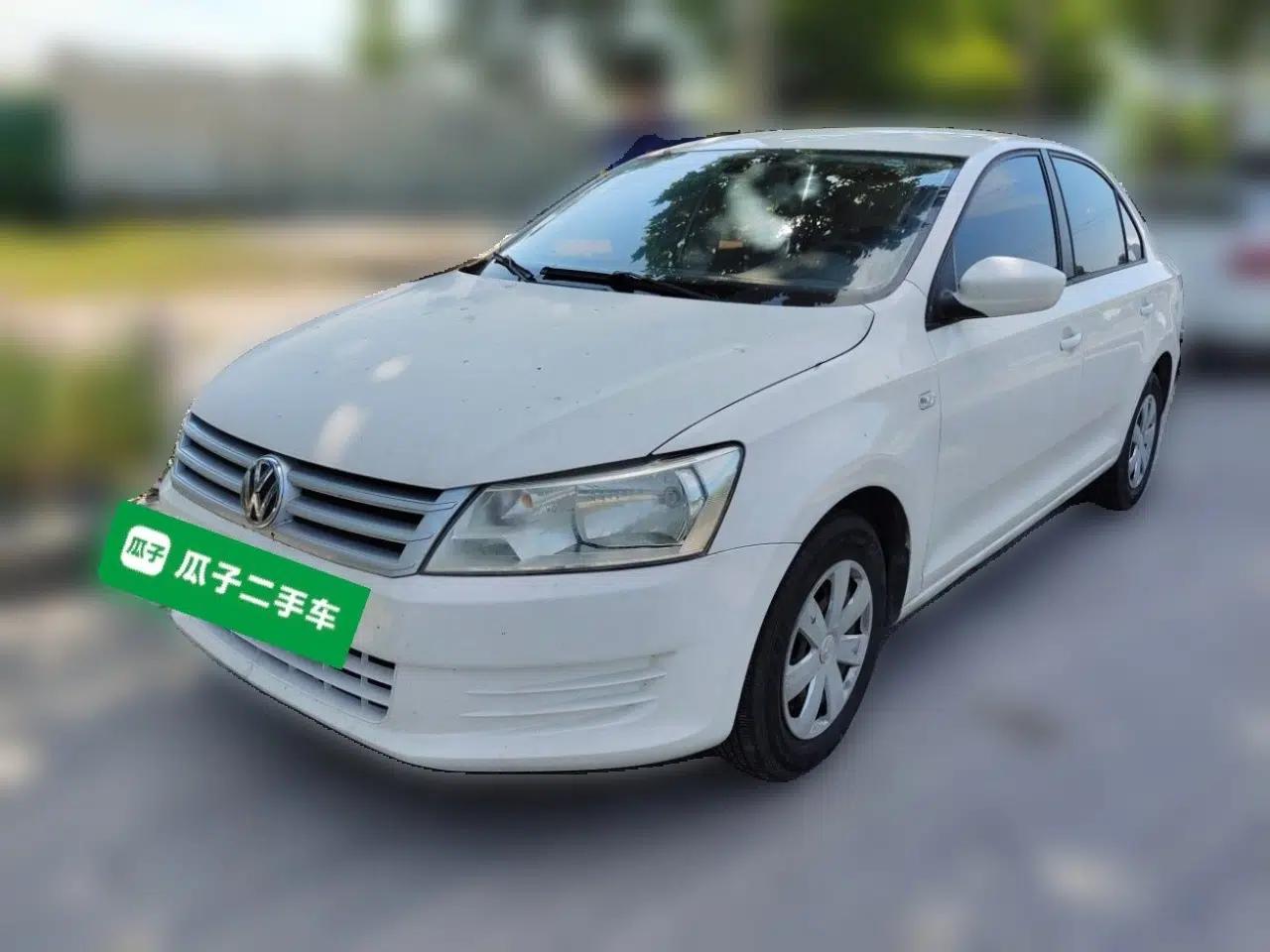 Volkswagen Santana 2013 1.6L Manual Fashion Edition — миниатюра 1