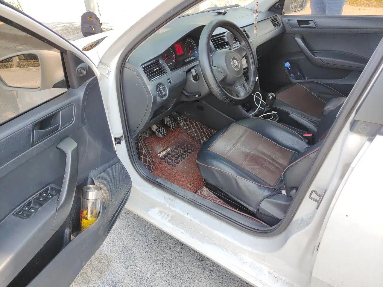 Volkswagen Santana 2013 1.6L Manual Fashion Edition — миниатюра 17
