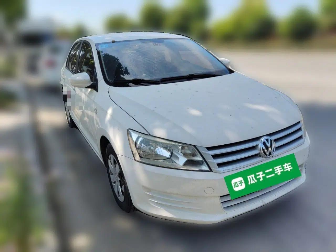 Volkswagen Santana 2013 1.6L Manual Fashion Edition — миниатюра 3