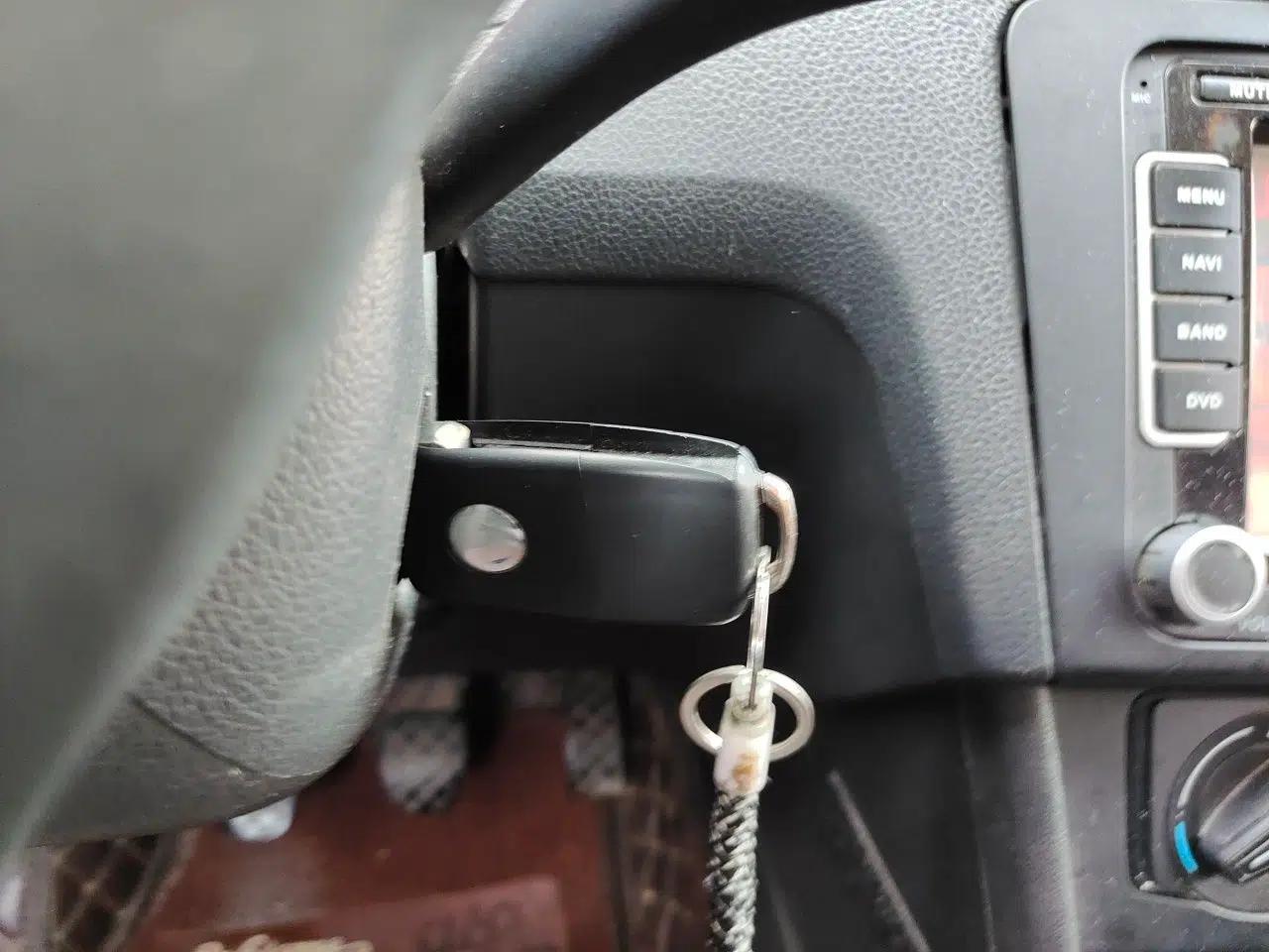 Volkswagen Santana 2013 1.6L Manual Fashion Edition — миниатюра 9