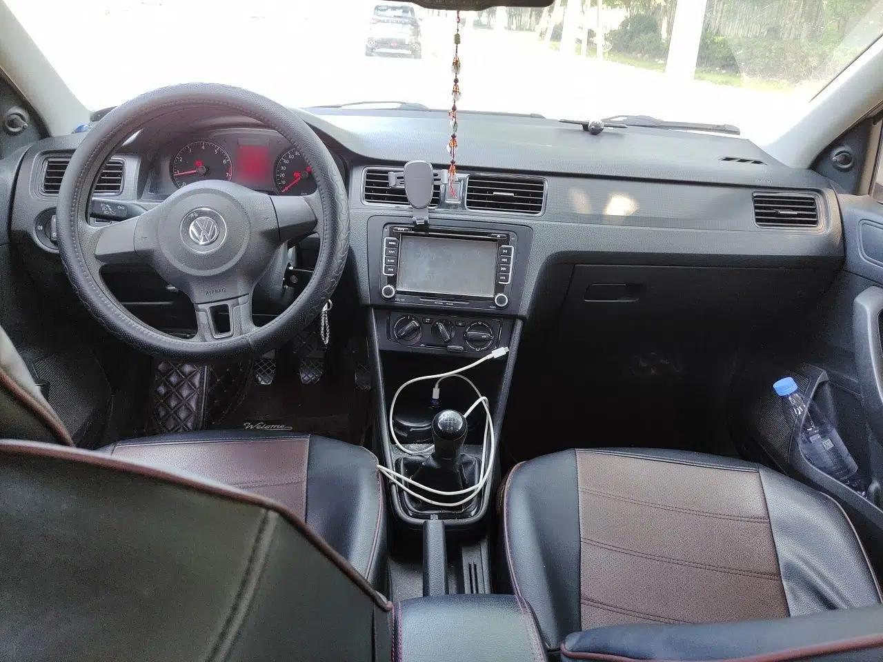 Volkswagen Santana 2013 1.6L Manual Fashion Edition — миниатюра 10