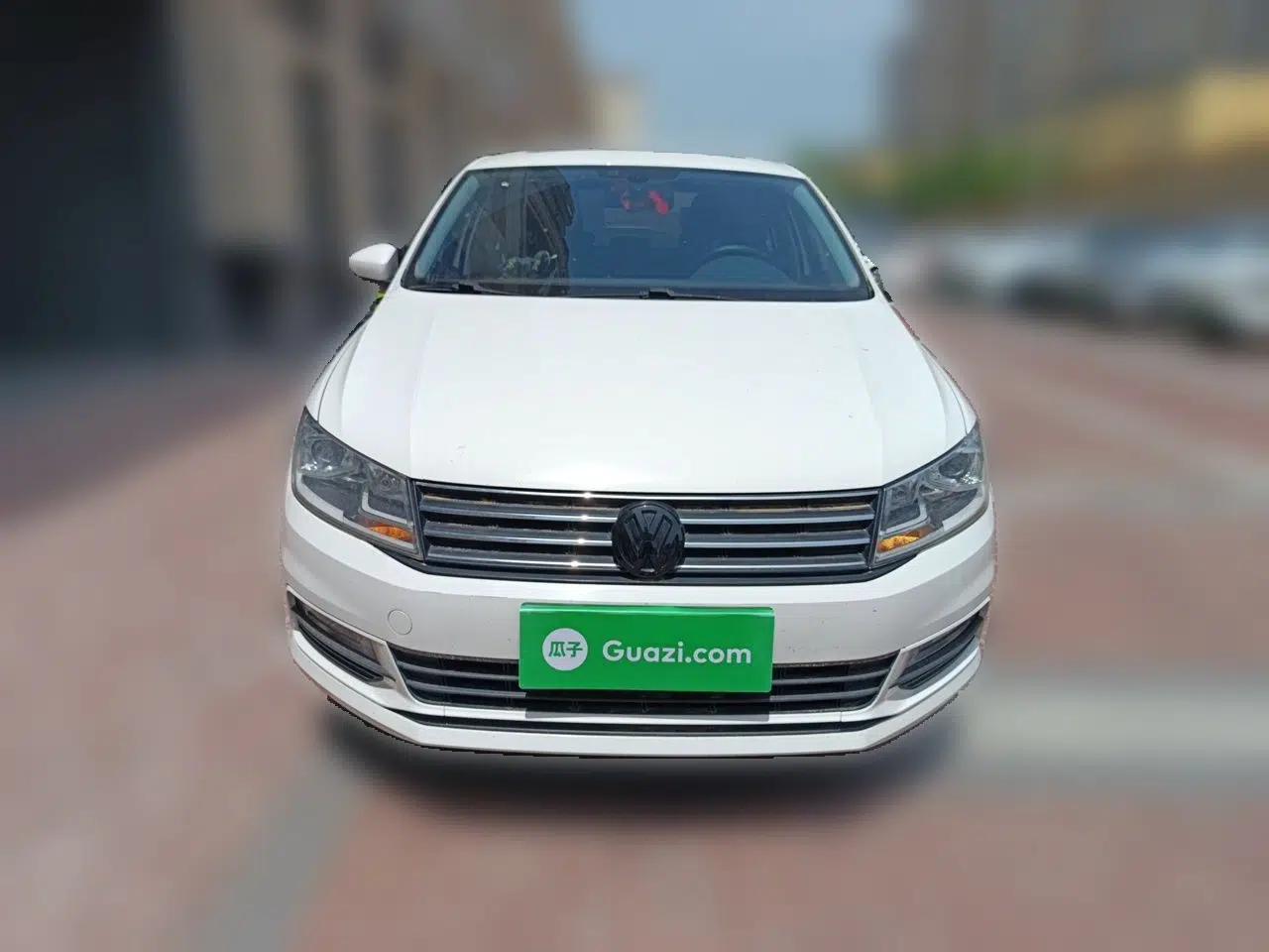 Volkswagen Santana 2016 1.6L Manual Comfort Edition — миниатюра 2