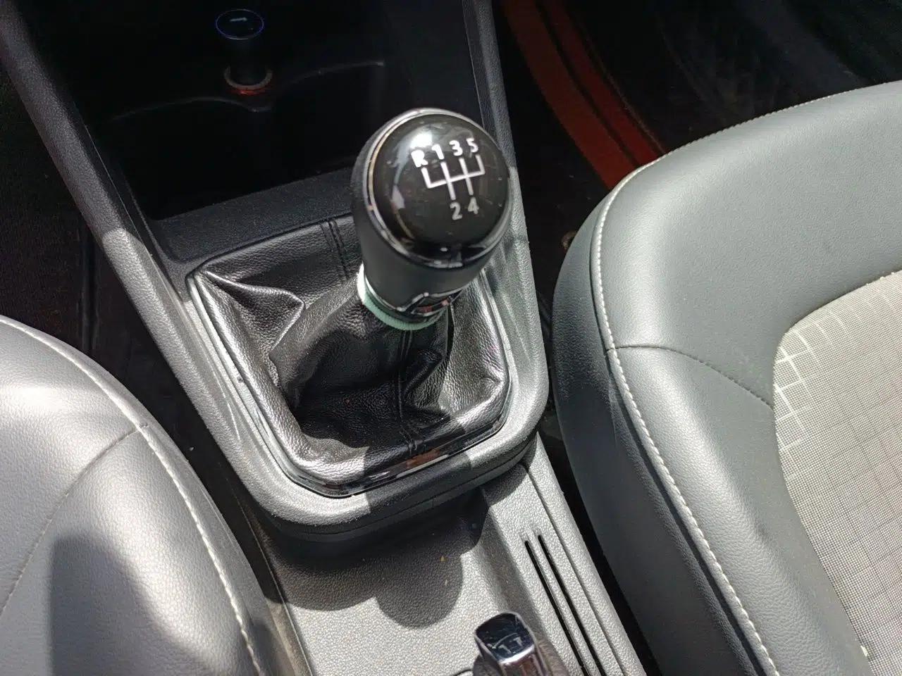 Volkswagen Santana 2016 1.6L Manual Comfort Edition — миниатюра 15