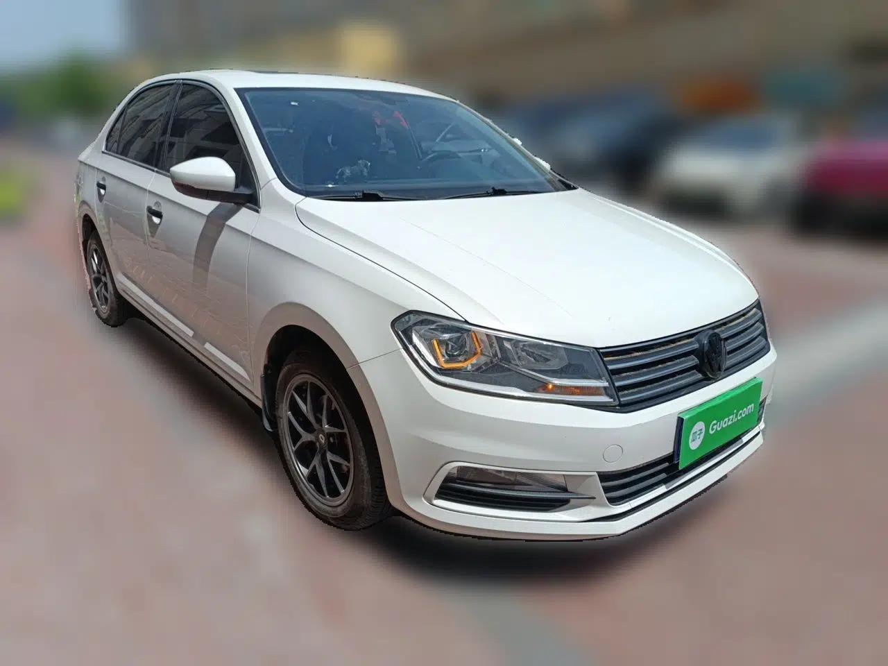 Volkswagen Santana 2016 1.6L Manual Comfort Edition — миниатюра 3