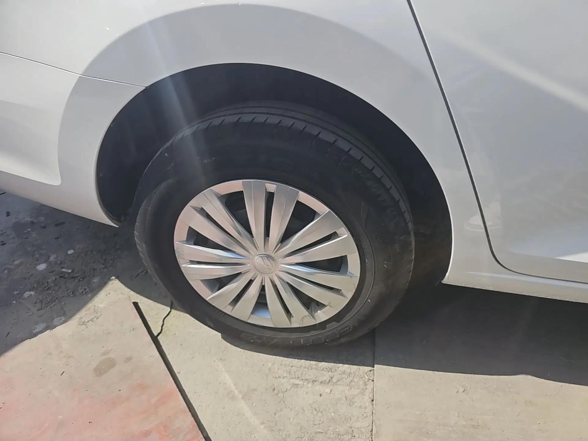 Volkswagen Santana 2019 1.5L Automatic Fashion Edition China VI — миниатюра 10