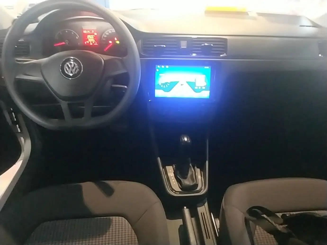 Volkswagen Santana 2021 1.5L Automatic Fashion Edition — миниатюра 13