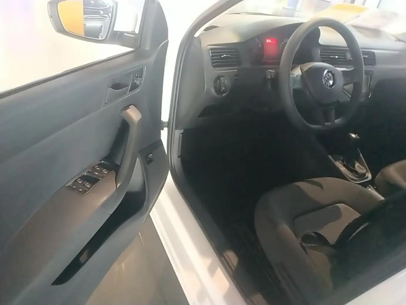 Volkswagen Santana 2021 1.5L Automatic Fashion Edition — миниатюра 19