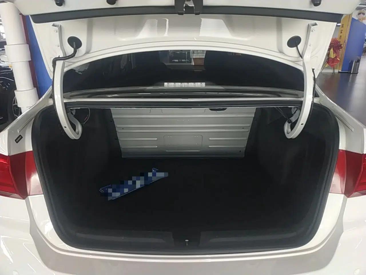 Volkswagen Santana 2021 1.5L Automatic Fashion Edition — миниатюра 22