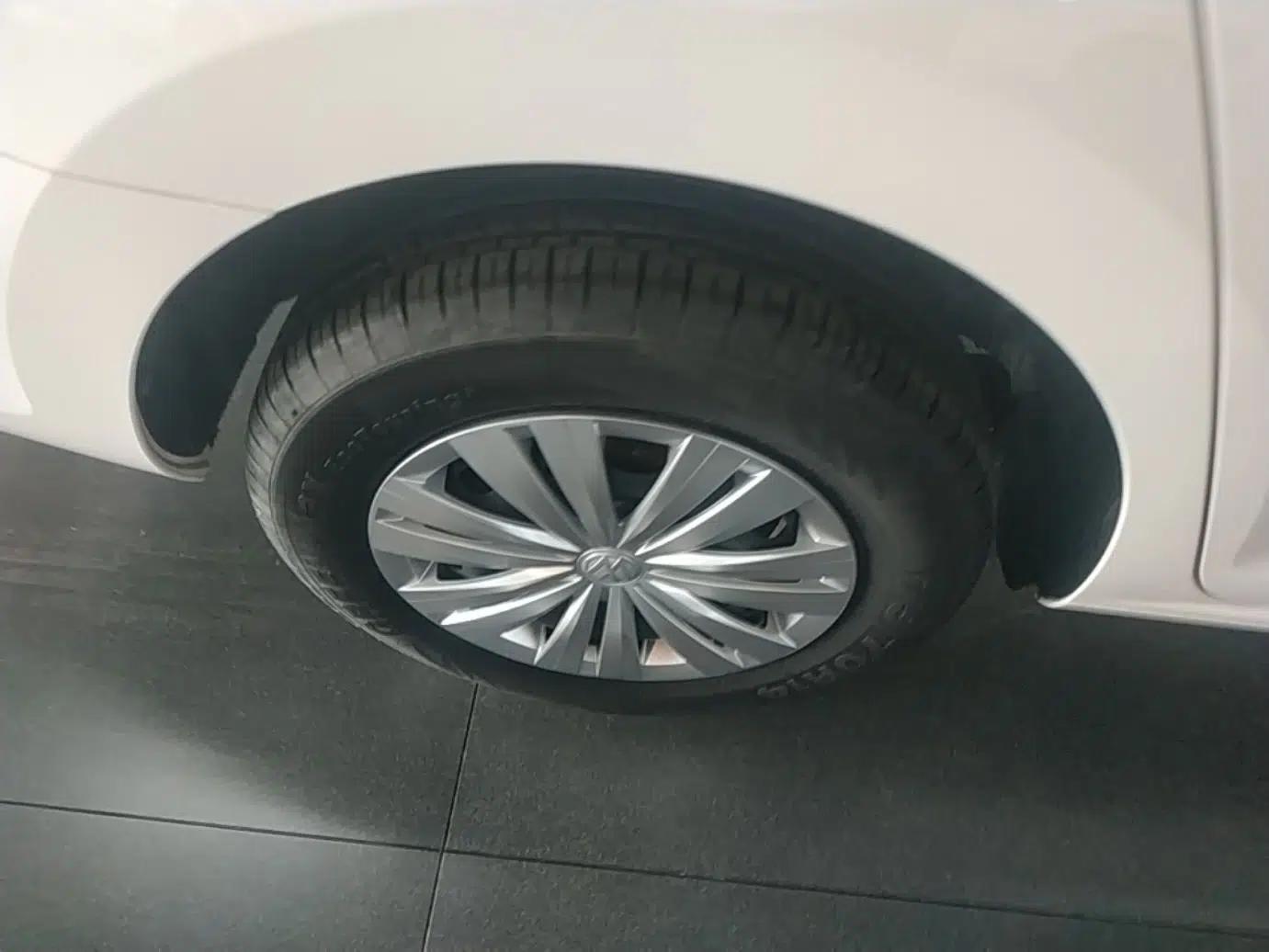 Volkswagen Santana 2021 1.5L Automatic Fashion Edition — миниатюра 10