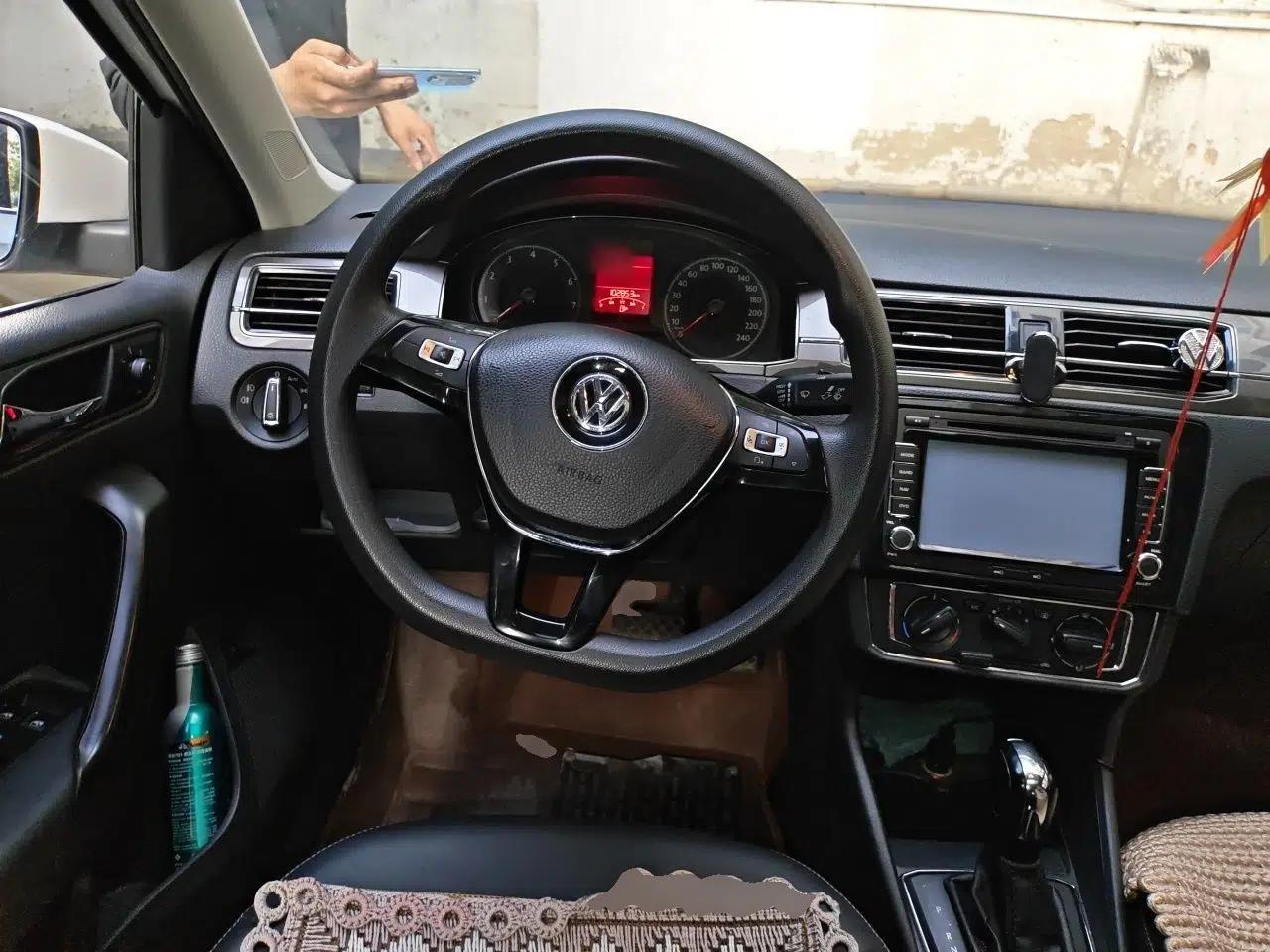 Volkswagen Santana 2016 1.6L Automatic Comfort Edition — миниатюра 11