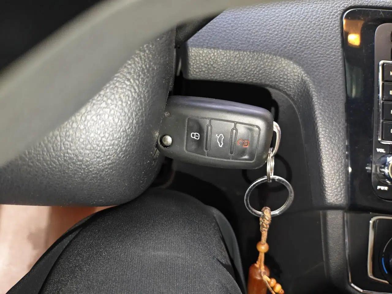 Volkswagen Santana 2016 1.6L Automatic Comfort Edition — миниатюра 9