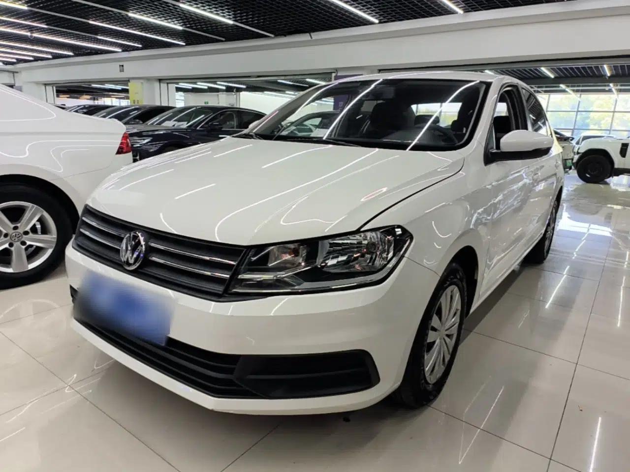 Volkswagen Santana 2021 1.5L Automatic Fashion Edition — миниатюра 1