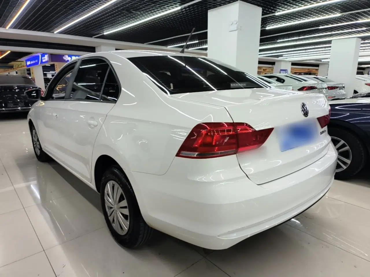 Volkswagen Santana 2021 1.5L Automatic Fashion Edition — миниатюра 4
