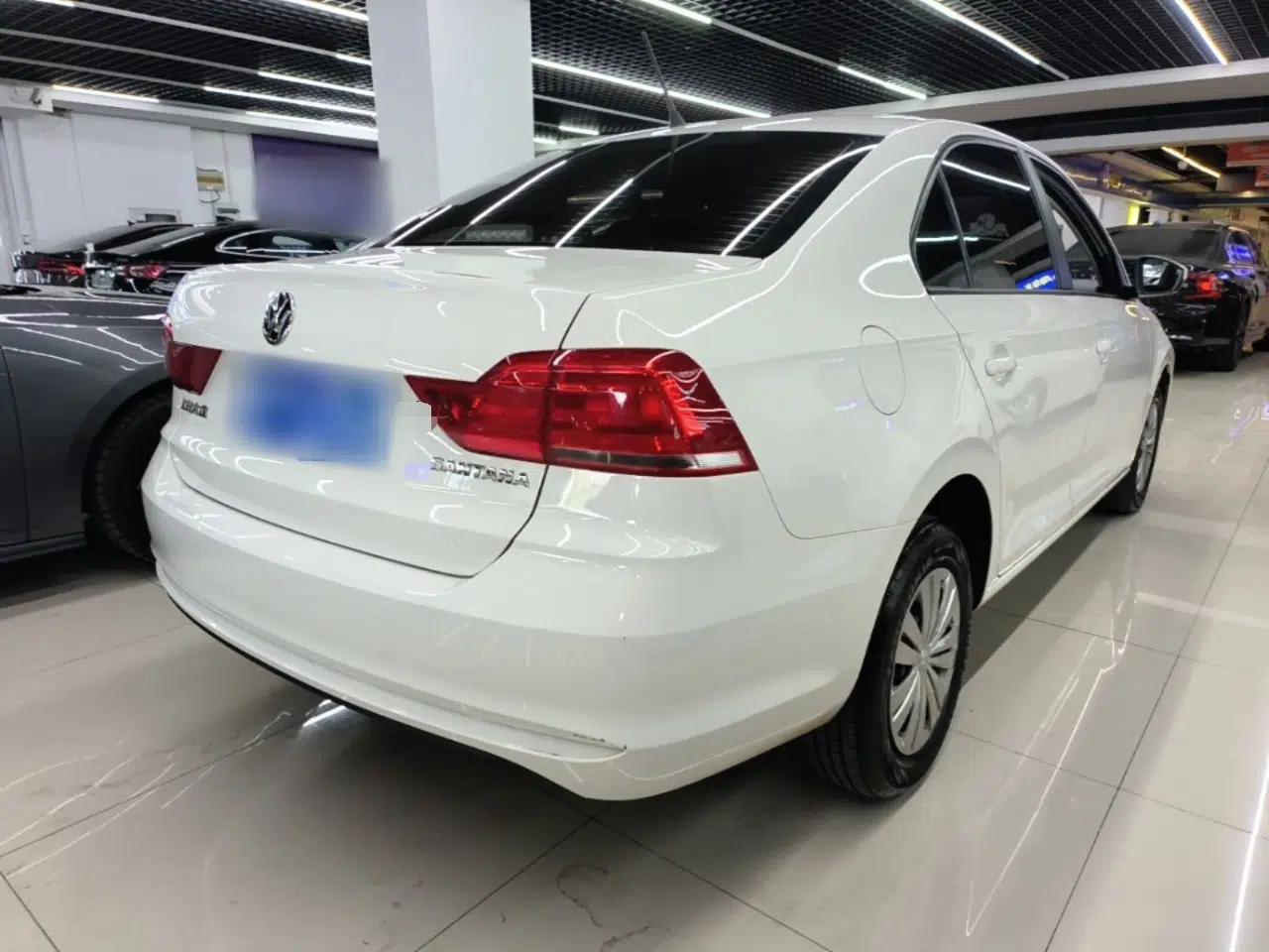 Volkswagen Santana 2021 1.5L Automatic Fashion Edition — миниатюра 6