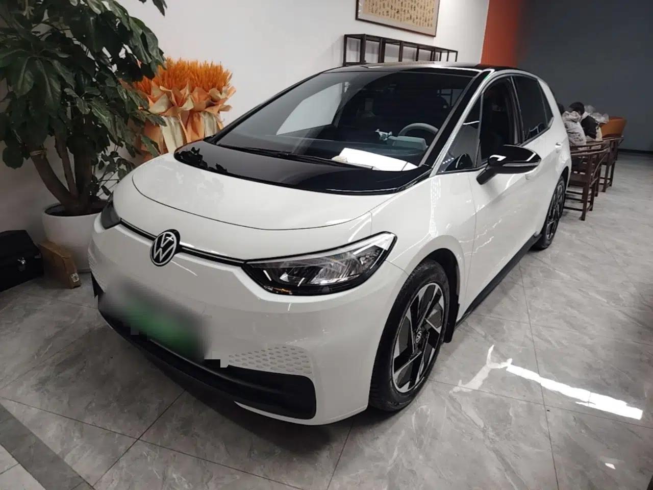 Volkswagen ID.3 2024 Outstanding Edition — миниатюра 1