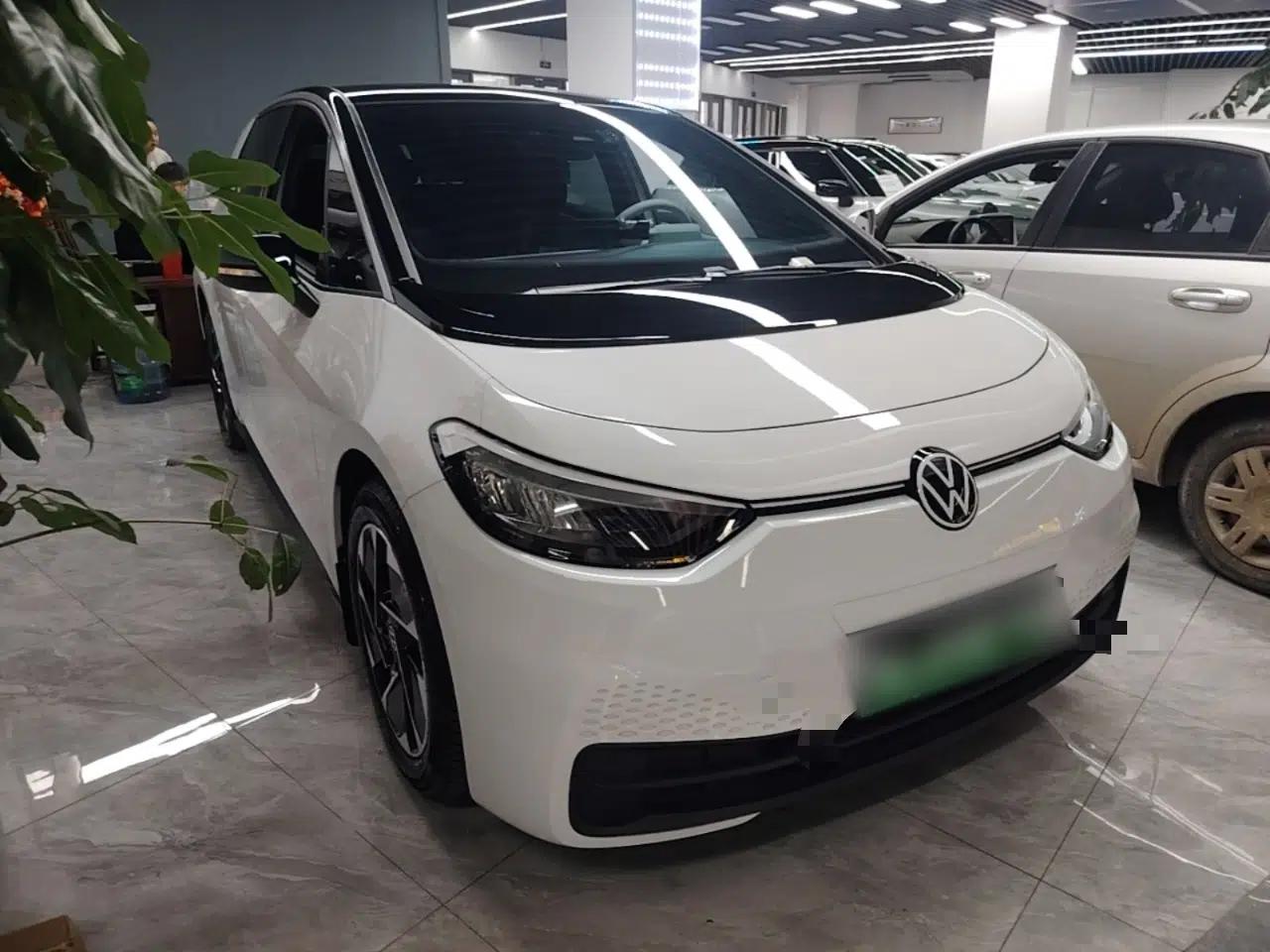 Volkswagen ID.3 2024 Outstanding Edition — миниатюра 3